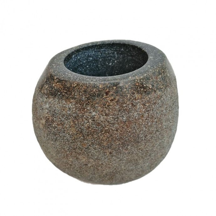 Gobelet en pierre de rivière